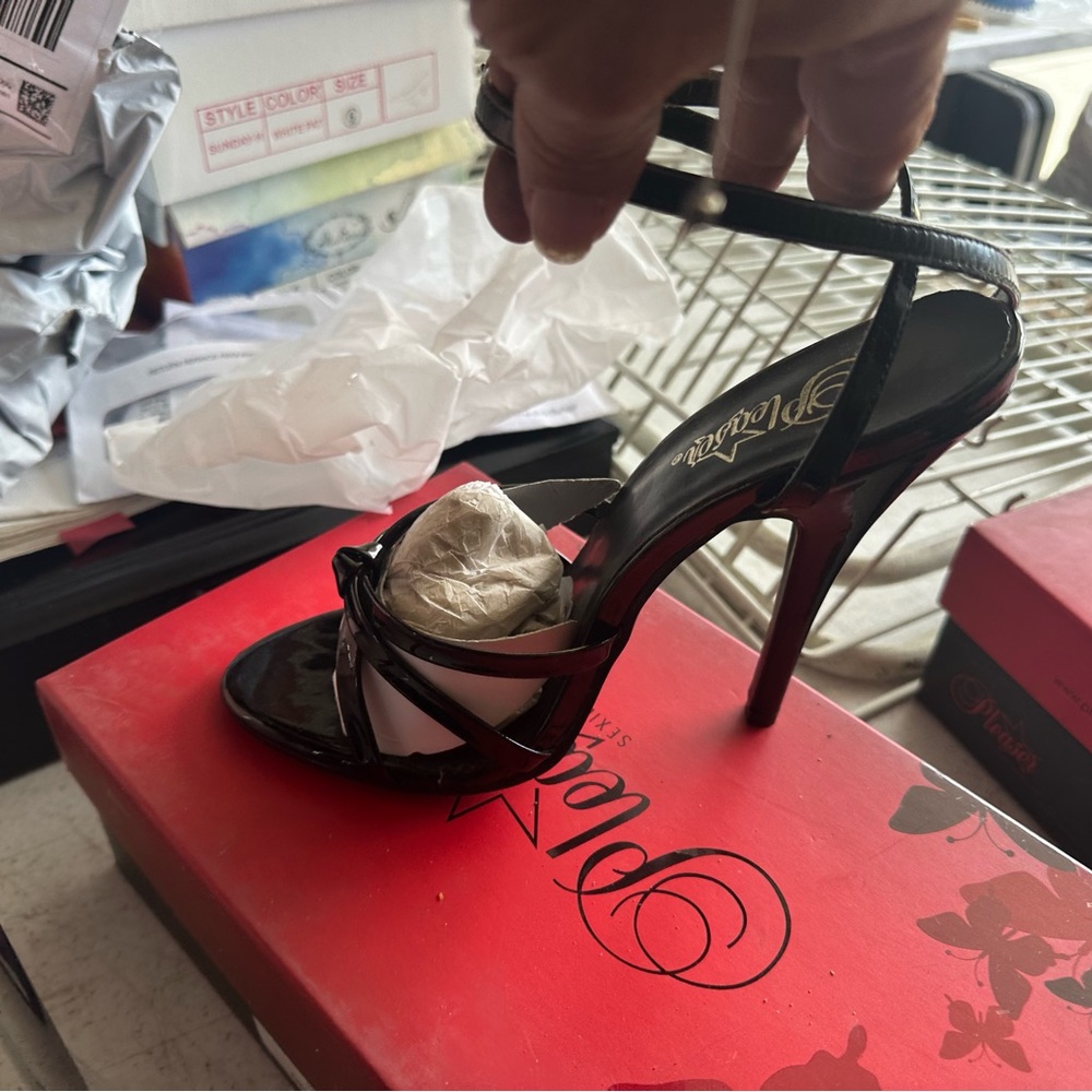 Pleaser Black Patent Strappy Ankle-Heel Sandal Sz 8 NIB - Picture 3 of 6
